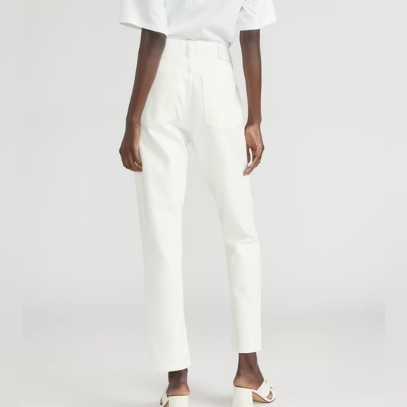 Everlane The 90’s Curvy Cheeky® Jean in Bone Straight Leg, High-rise Curvy fit - Picture 2 of 11